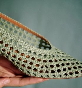 BRAND NEW - Sezane Laura Heeled Pumps Size 38 - Light Green Tejus